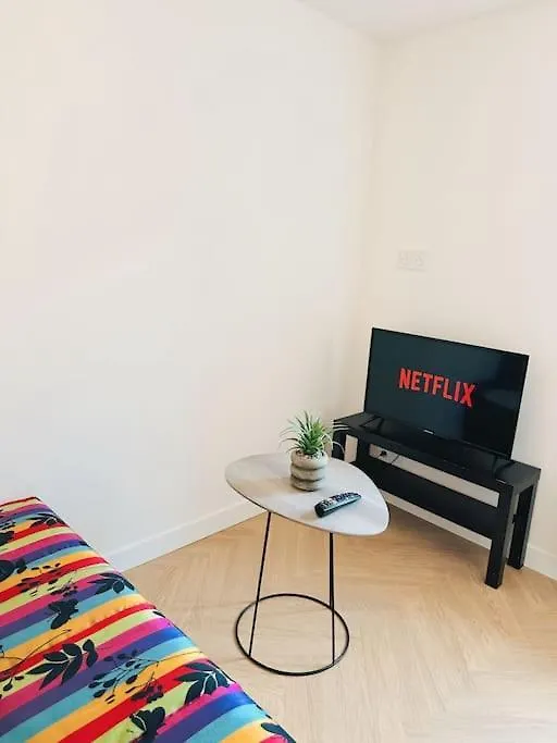 Apartment Le Studio - Cocon Scandinave - Parking Gratuit Pont-de-Veyle